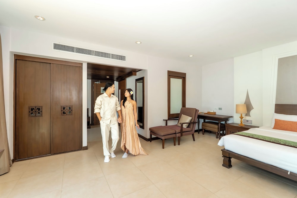 The Heritage Pattaya Beachfront Resort — Hotel rooms in Pattaya, Chonburi