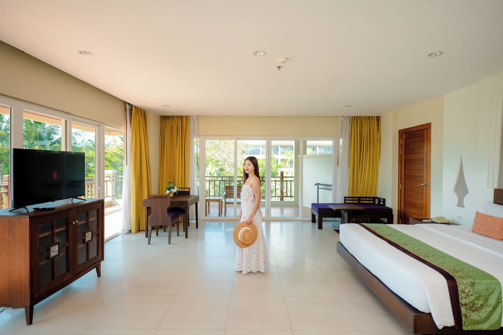 The Heritage Pattaya Beachfront Resort — Hotel rooms in Pattaya, Chonburi