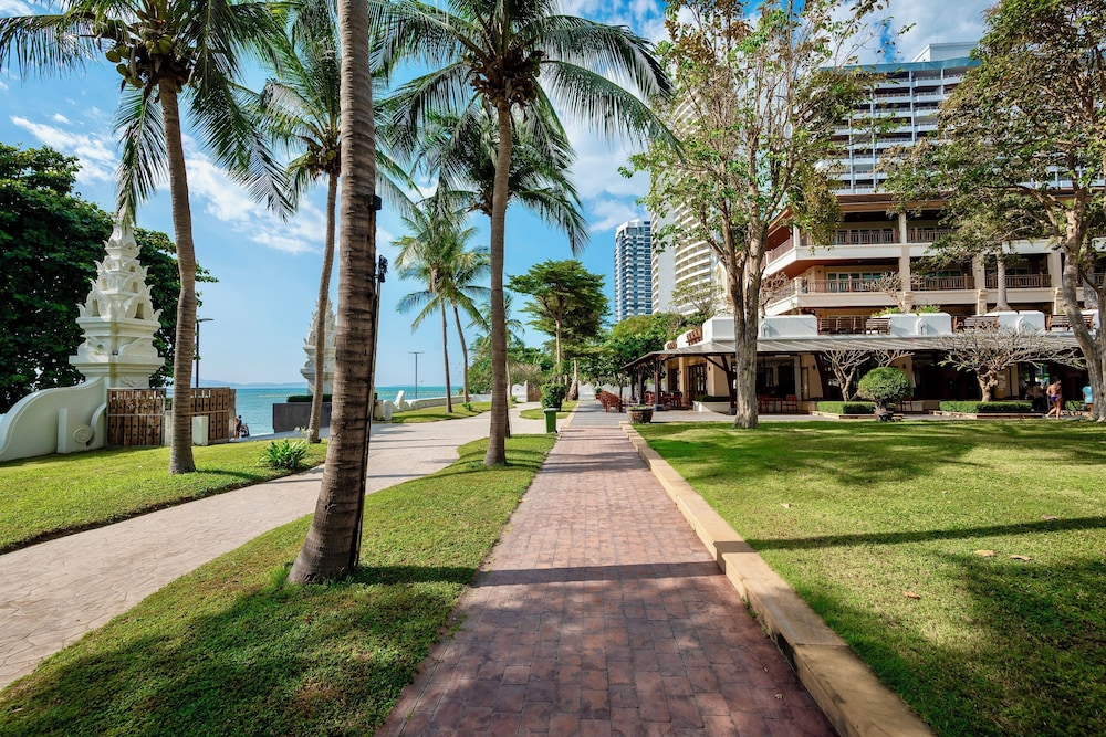 The Heritage Pattaya Beachfront Resort — Attractions in the area in Pattaya, Chonburi