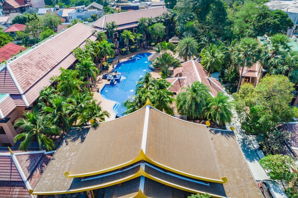 Princess Kamala Beachfront Hotel — Swimming pool in Kamala, Phuket Province