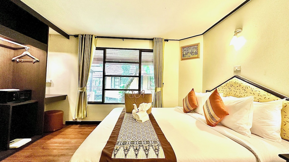 Princess Kamala Beachfront Hotel — Hotel rooms in Kamala, Phuket Province