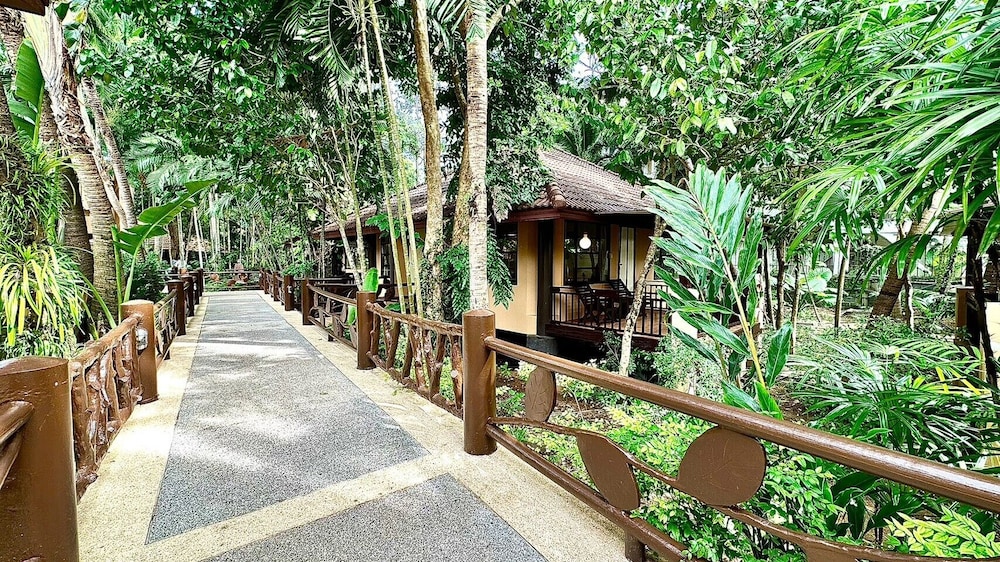 Princess Kamala Beachfront Hotel — Hotel building in Kamala, Phuket Province