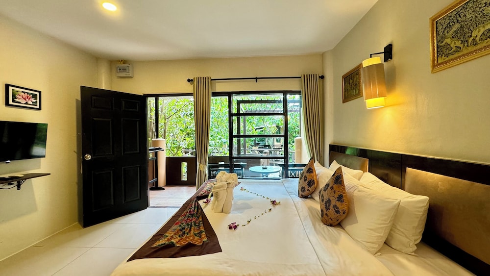 Princess Kamala Beachfront Hotel — Hotel rooms in Kamala, Phuket Province