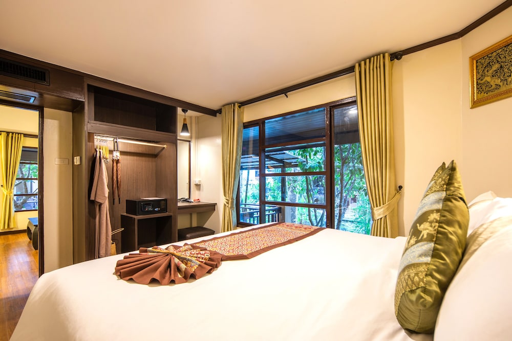 Princess Kamala Beachfront Hotel — Hotel rooms in Kamala, Phuket Province