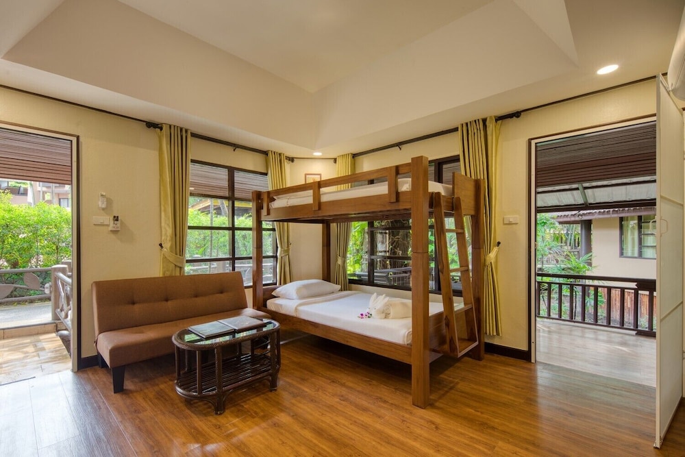 Princess Kamala Beachfront Hotel — Hotel rooms in Kamala, Phuket Province
