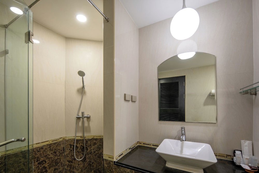 Princess Kamala Beachfront Hotel — Hotel rooms in Kamala, Phuket Province
