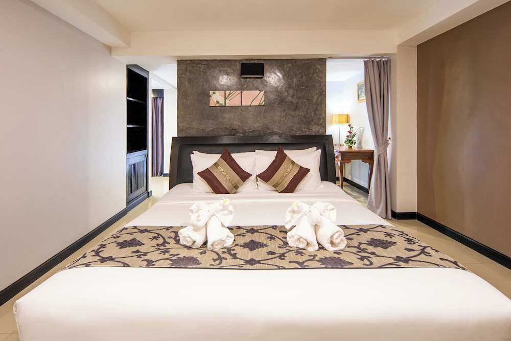 Princess Kamala Beachfront Hotel — Hotel rooms in Kamala, Phuket Province