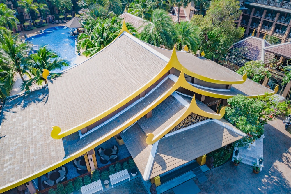 Princess Kamala Beachfront Hotel — Hotel building in Kamala, Phuket Province