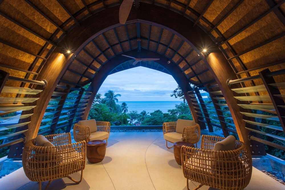 Rocky's Boutique Resort - Veranda Collection Samui — Hotel building in Lamai Beach, Surat Thani