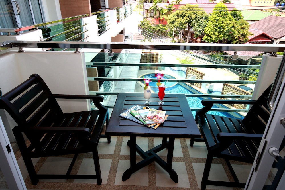 First Residence Hotel — Swimming pool in Bo Phut, Surat Thani