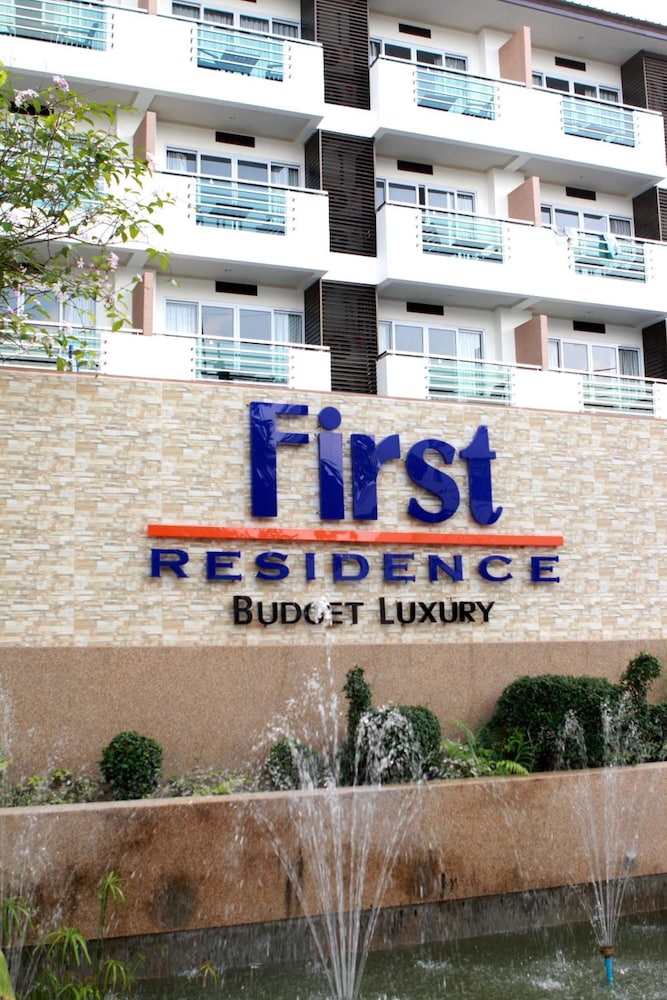 First Residence Hotel — Hotel building in Bo Phut, Surat Thani