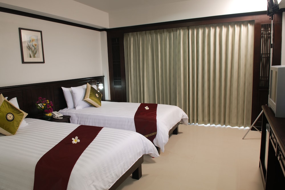 First Residence Hotel — Hotel rooms in Bo Phut, Surat Thani