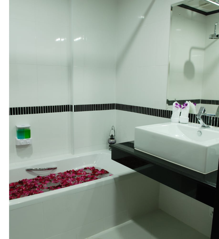 First Residence Hotel — Hotel rooms in Bo Phut, Surat Thani