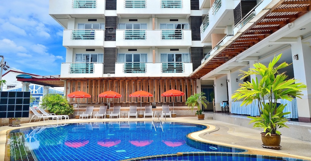 First Residence Hotel — Swimming pool in Bo Phut, Surat Thani