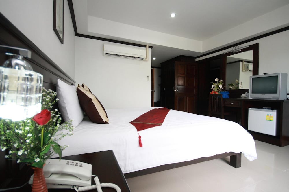 First Residence Hotel — Hotel rooms in Bo Phut, Surat Thani