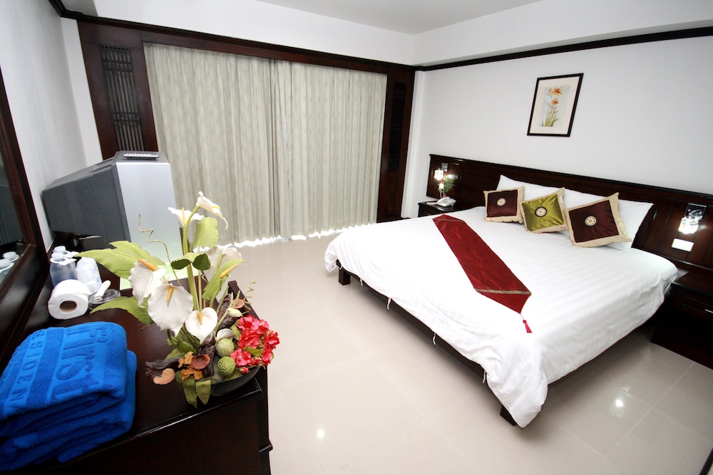 First Residence Hotel — Hotel rooms in Bo Phut, Surat Thani