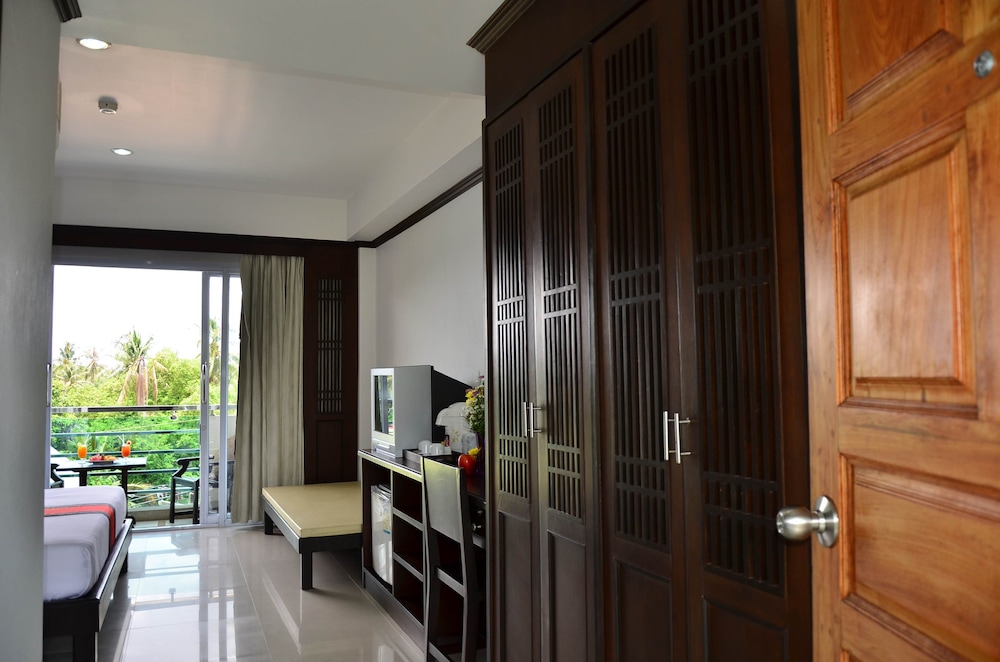 First Residence Hotel — Hotel rooms in Bo Phut, Surat Thani
