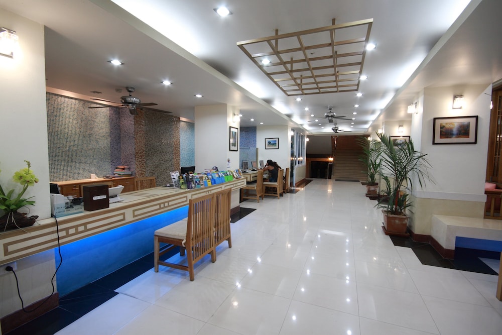 First Residence Hotel — Hotel building in Bo Phut, Surat Thani