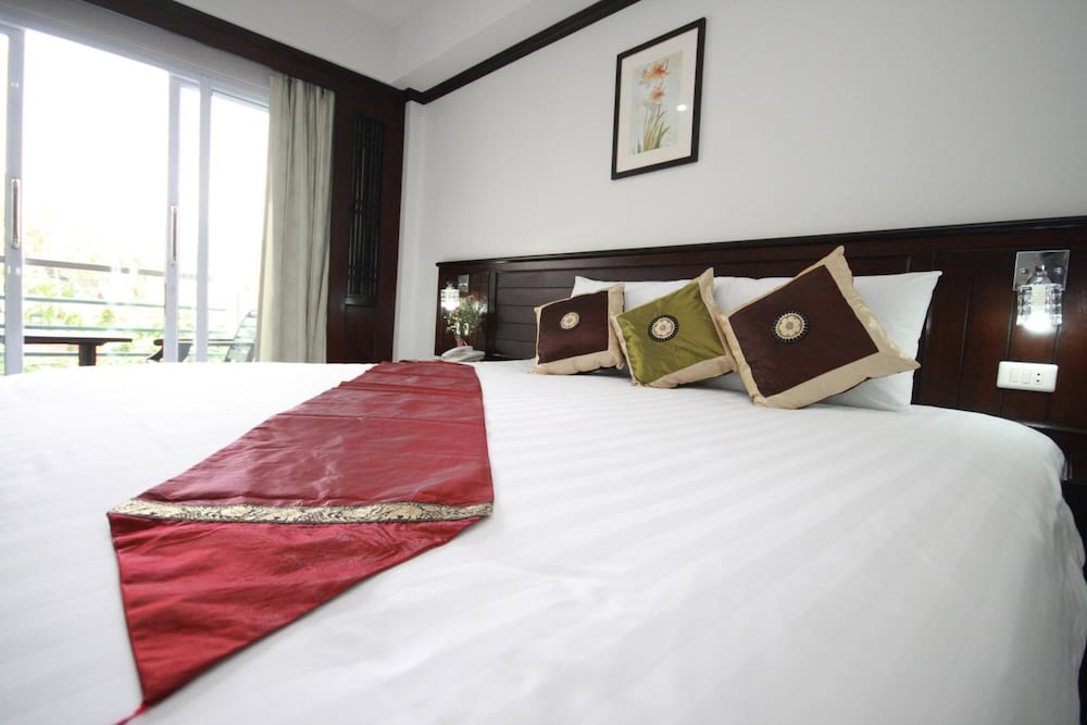 First Residence Hotel — Hotel rooms in Bo Phut, Surat Thani