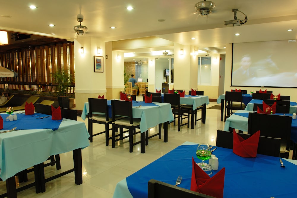 First Residence Hotel — Restaurant & bars in Bo Phut, Surat Thani