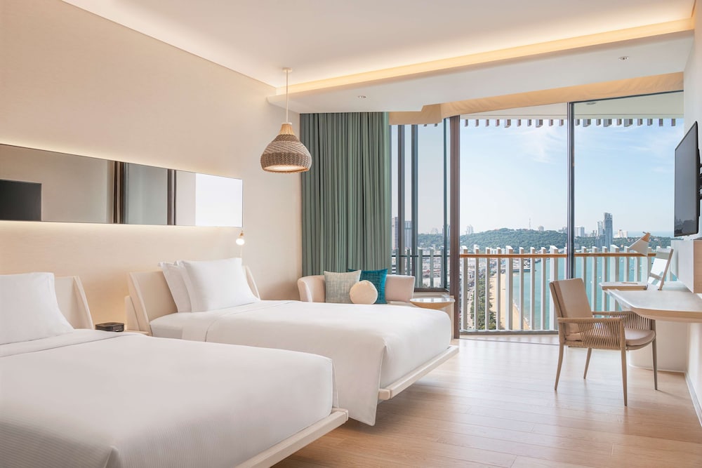Hilton Pattaya — Hotel rooms in Pattaya, Chonburi