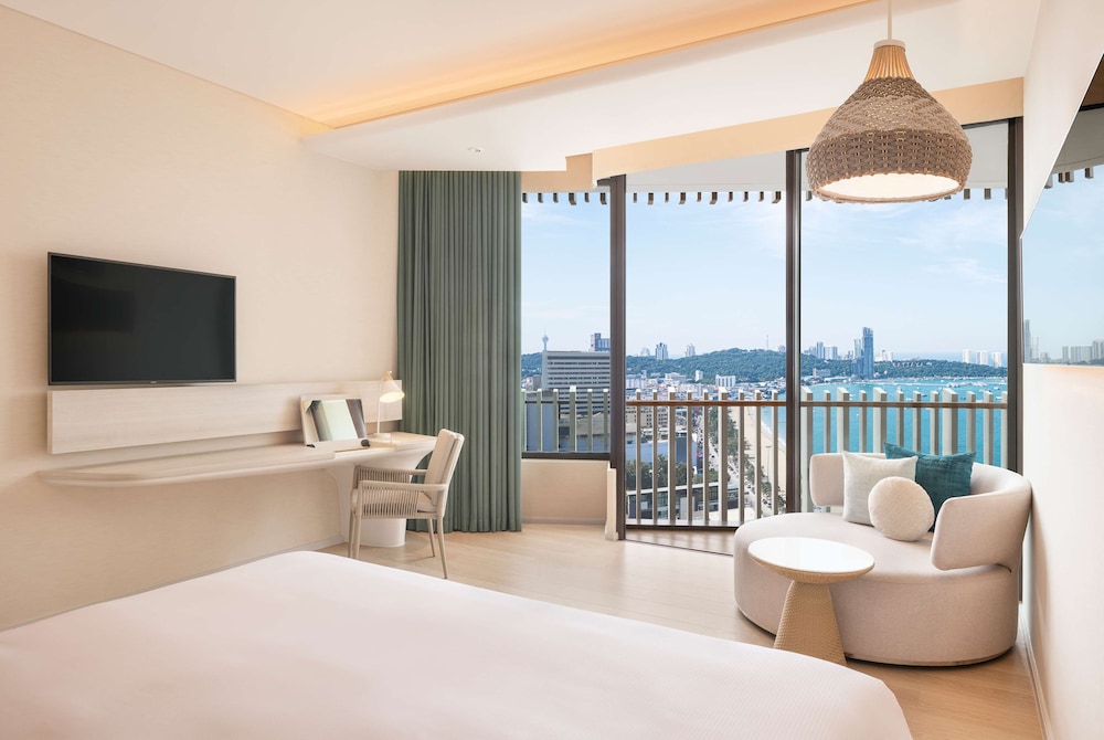 Hilton Pattaya — Hotel rooms in Pattaya, Chonburi