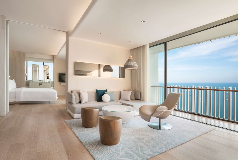 Hilton Pattaya — Hotel rooms in Pattaya, Chonburi