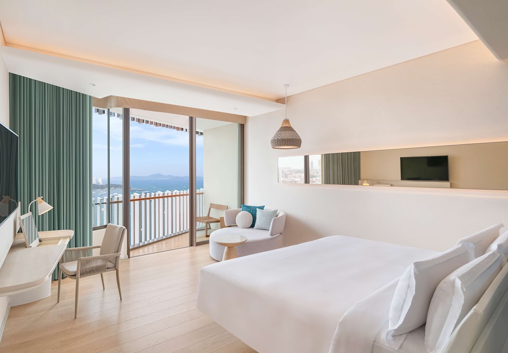 Hilton Pattaya — Hotel rooms in Pattaya, Chonburi