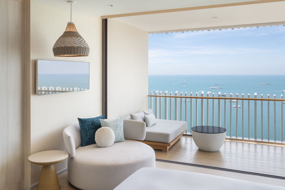 Hilton Pattaya — Hotel rooms in Pattaya, Chonburi