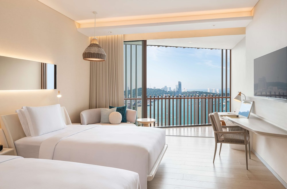 Hilton Pattaya — Hotel rooms in Pattaya, Chonburi