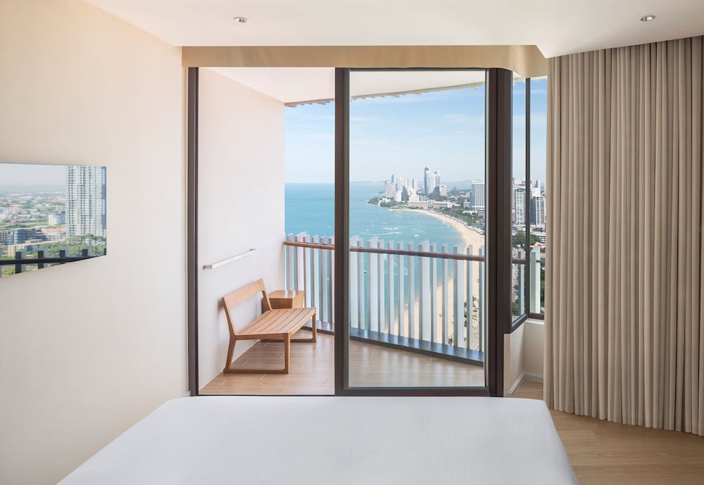 Hilton Pattaya — Hotel rooms in Pattaya, Chonburi