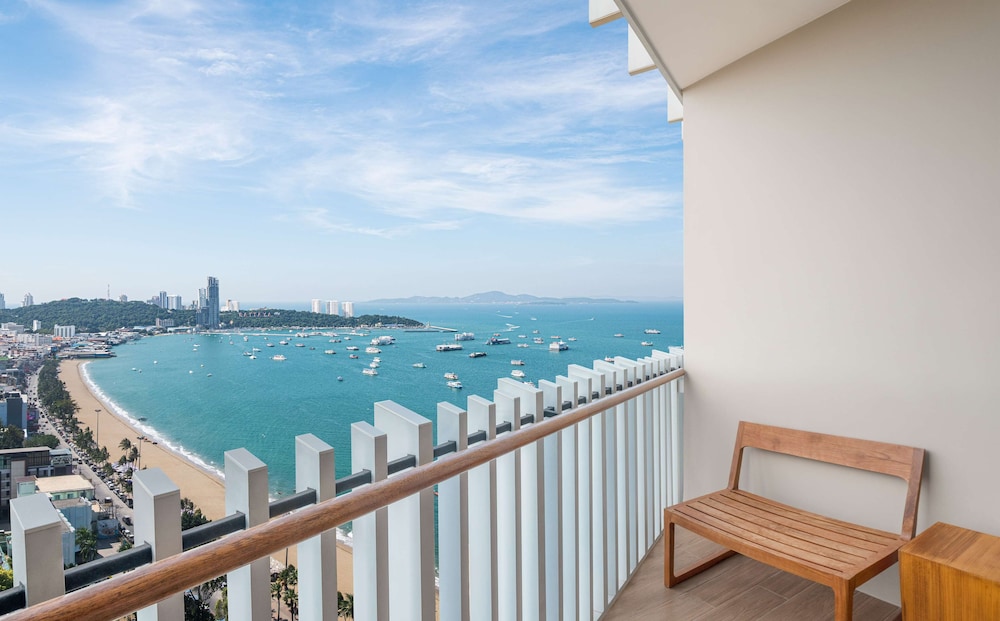 Hilton Pattaya — Hotel rooms in Pattaya, Chonburi