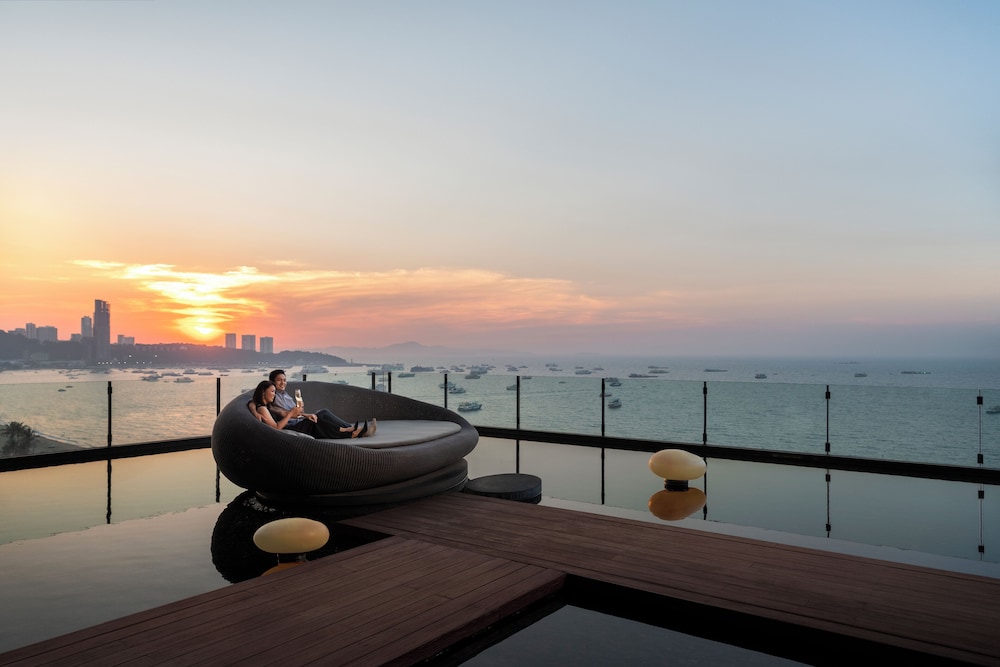 Hilton Pattaya — Hotel rooms in Pattaya, Chonburi