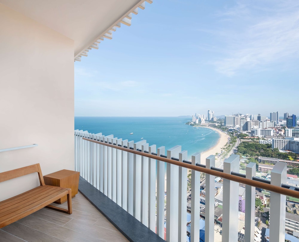 Hilton Pattaya — Hotel rooms in Pattaya, Chonburi