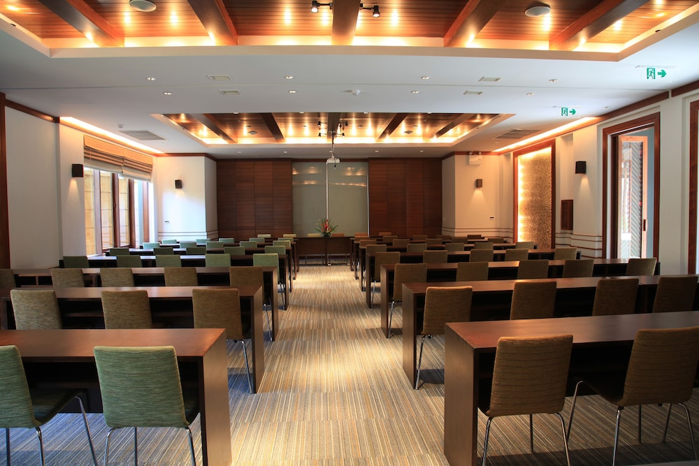 Mai Samui Beach Resort & Spa — Hotel building in Ang Thong, Surat Thani