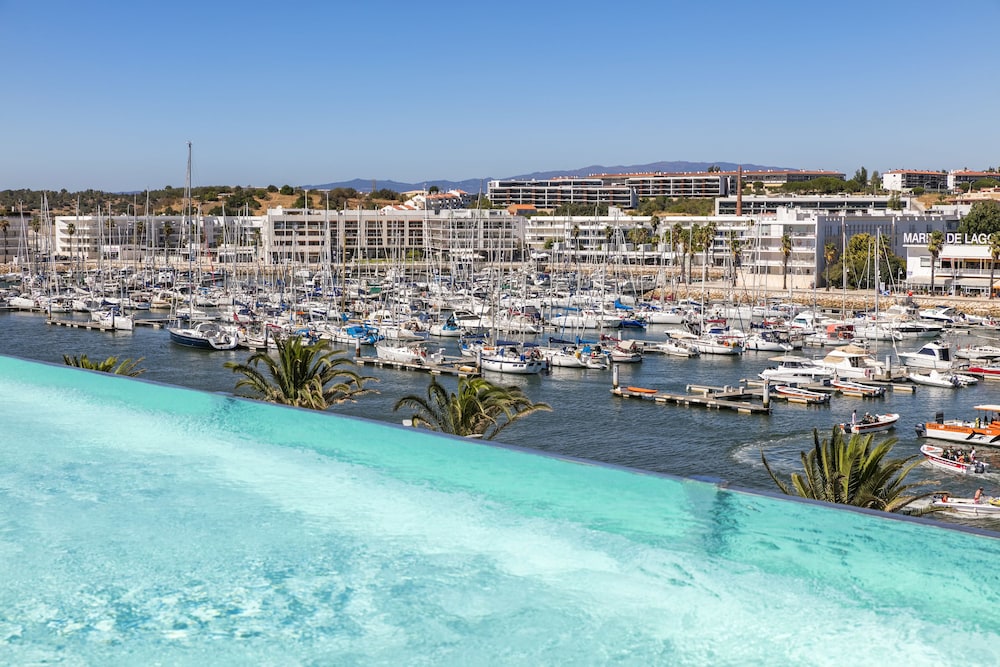 Lagos Avenida Hotel — Swimming pool in Lagos, Faro