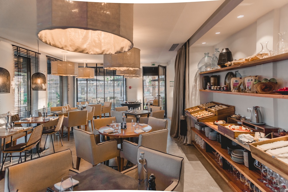 Lagos Avenida Hotel — Restaurant & bars in Lagos, Faro