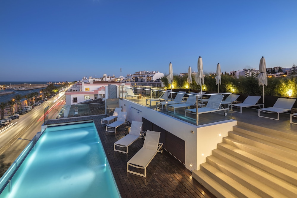 Lagos Avenida Hotel — Swimming pool in Lagos, Faro
