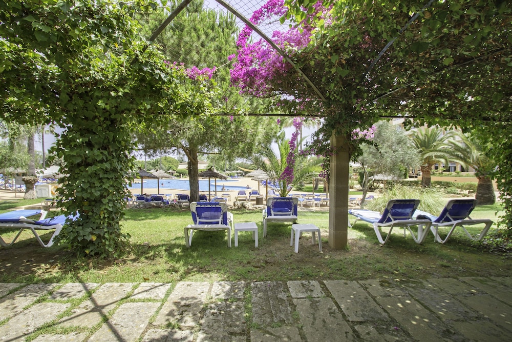 Hotel Garbí Cala Millor — Swimming pool in Cala Millor, Balearic Islands