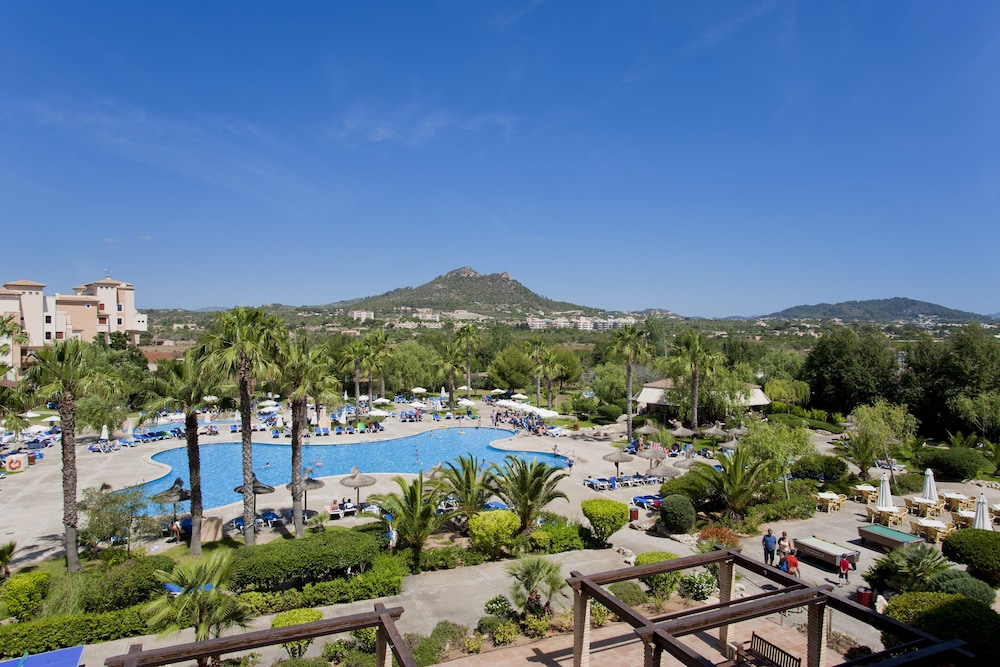 Hotel Garbí Cala Millor — Swimming pool in Cala Millor, Balearic Islands