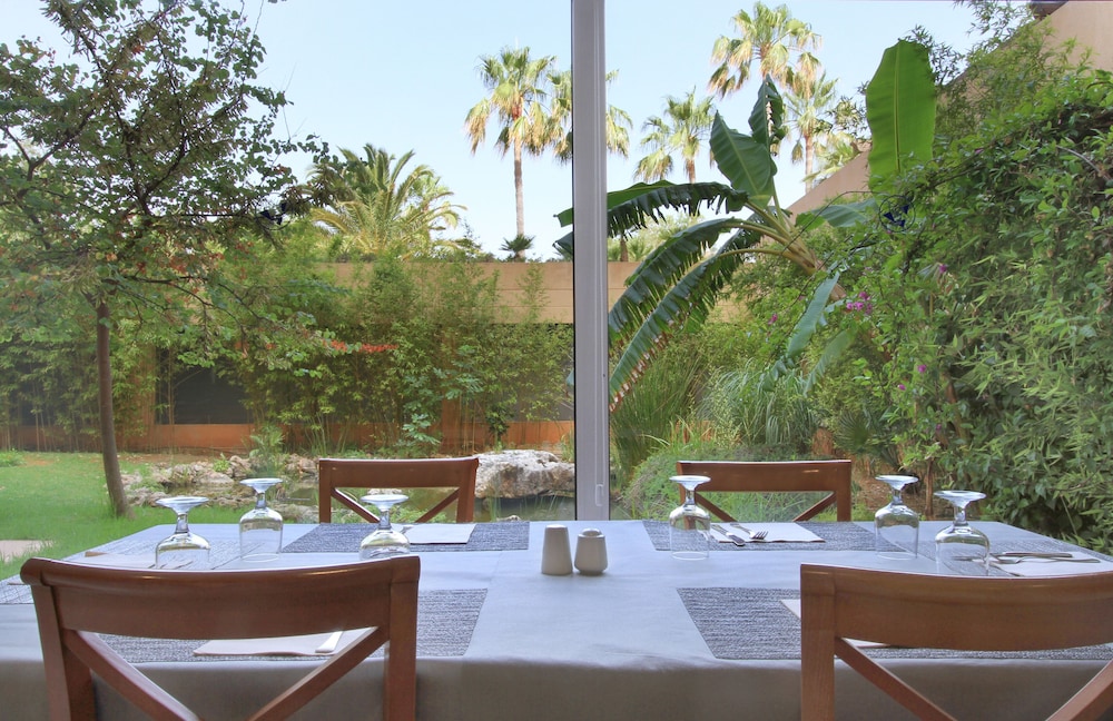 Hotel Garbí Cala Millor — Restaurant & bars in Cala Millor, Balearic Islands