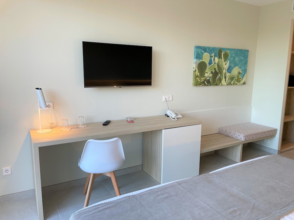 Hotel Garbí Cala Millor — Hotel rooms in Cala Millor, Balearic Islands