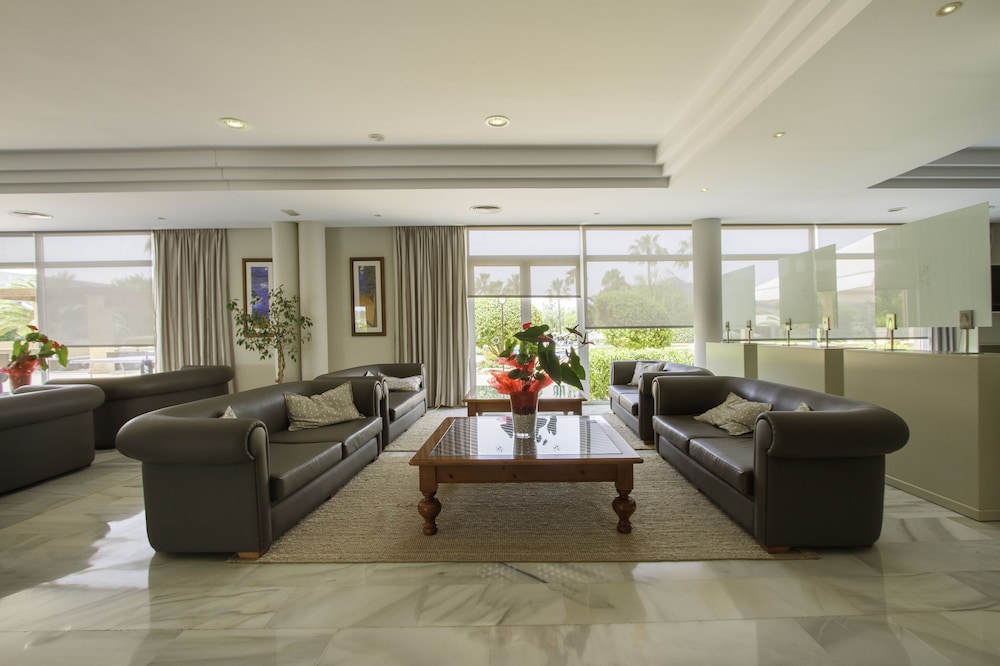 Hotel Garbí Cala Millor — Hotel rooms in Cala Millor, Balearic Islands