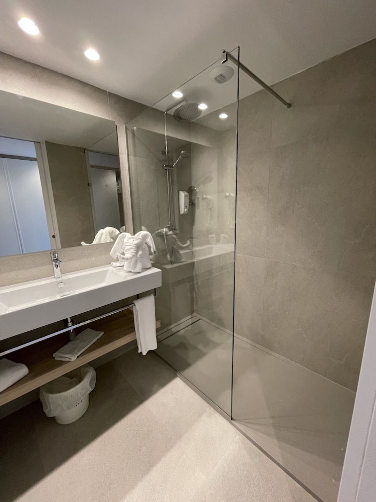 Hotel Garbí Cala Millor — Hotel rooms in Cala Millor, Balearic Islands
