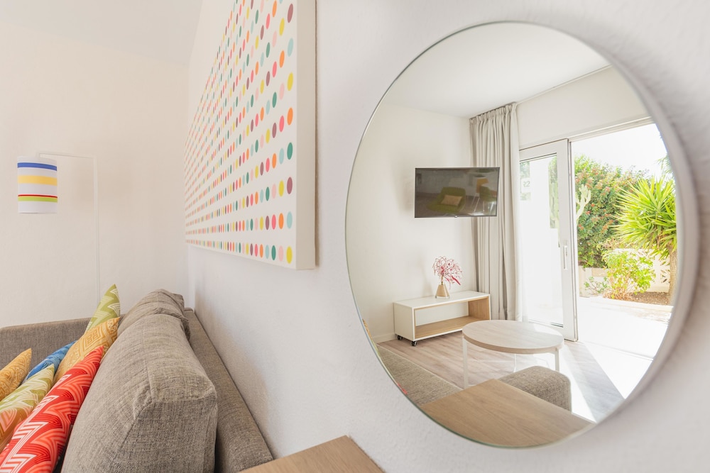 R2 Maryvent Beach Apartaments — Hotel rooms in Costa Calma, Canary Islands