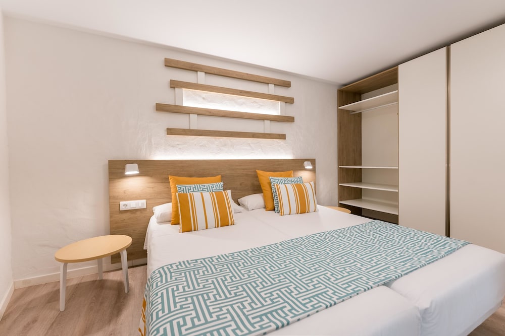R2 Maryvent Beach Apartaments — Hotel rooms in Costa Calma, Canary Islands