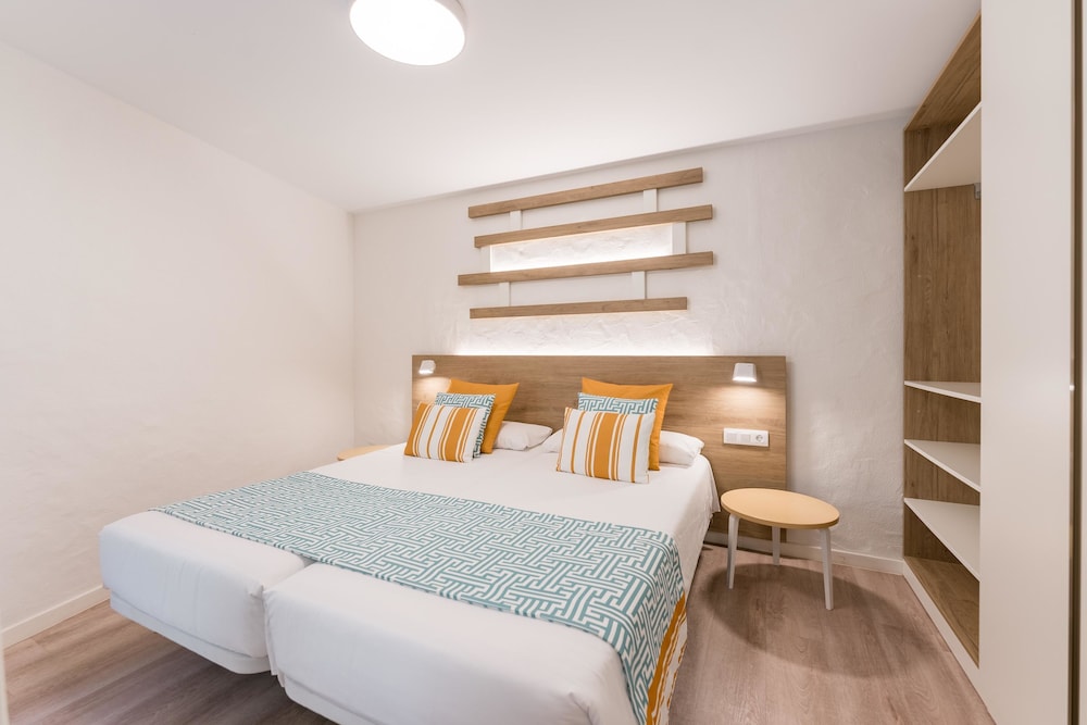 R2 Maryvent Beach Apartaments — Hotel rooms in Costa Calma, Canary Islands