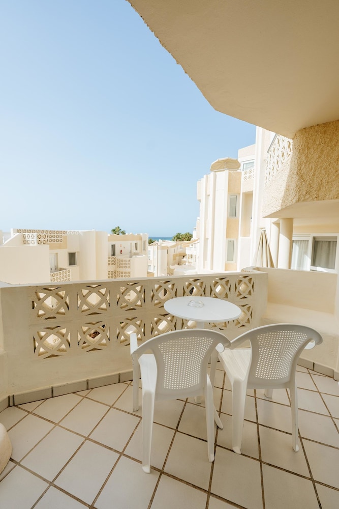 R2 Maryvent Beach Apartaments — Hotel rooms in Costa Calma, Canary Islands