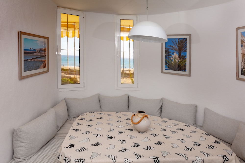 R2 Maryvent Beach Apartaments — Hotel rooms in Costa Calma, Canary Islands