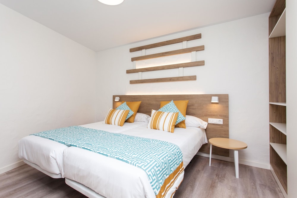 R2 Maryvent Beach Apartaments — Hotel rooms in Costa Calma, Canary Islands